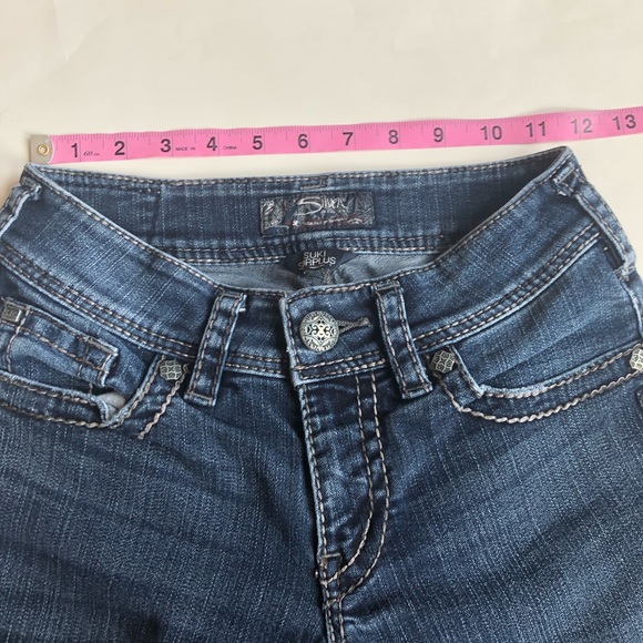 Silver Suki Dark Wash Distressed Denim Jeans Size 25 - Picture 10 of 11